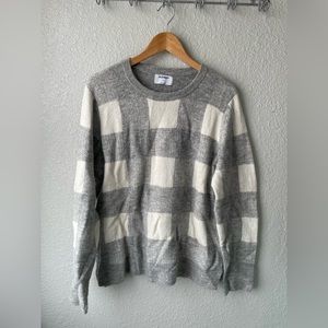 Old Navy Grey and White Buffalo Check Sweater